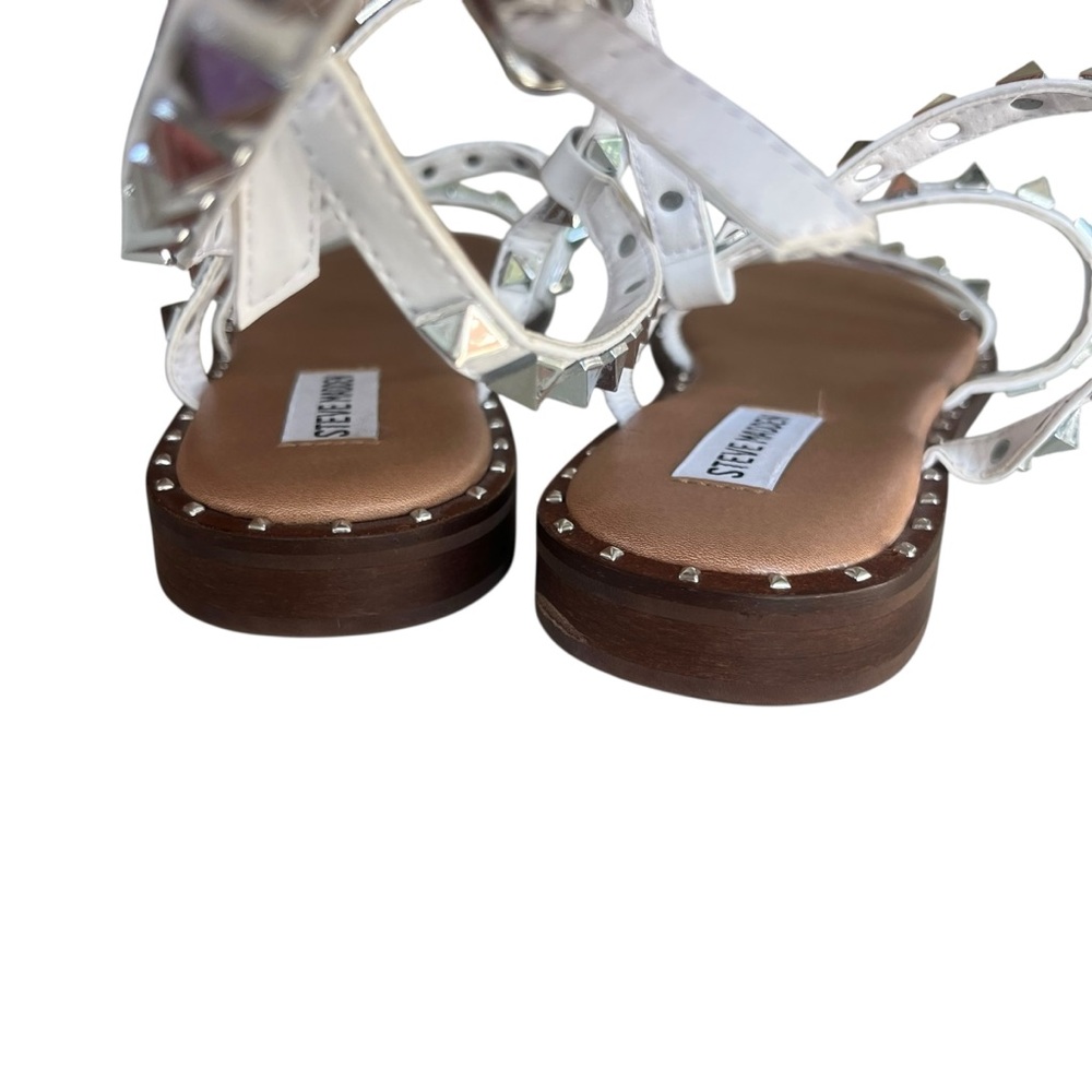Steve Madden Women 9.5 White Silver Pyramid Studs Embellish Straps Travel Sandal - Picture 7 of 12